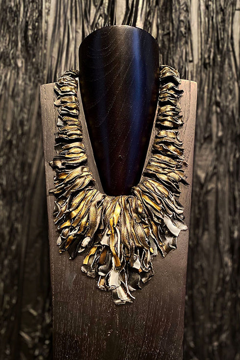 Black/Gold